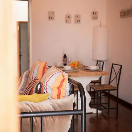 Lirios Apartament *